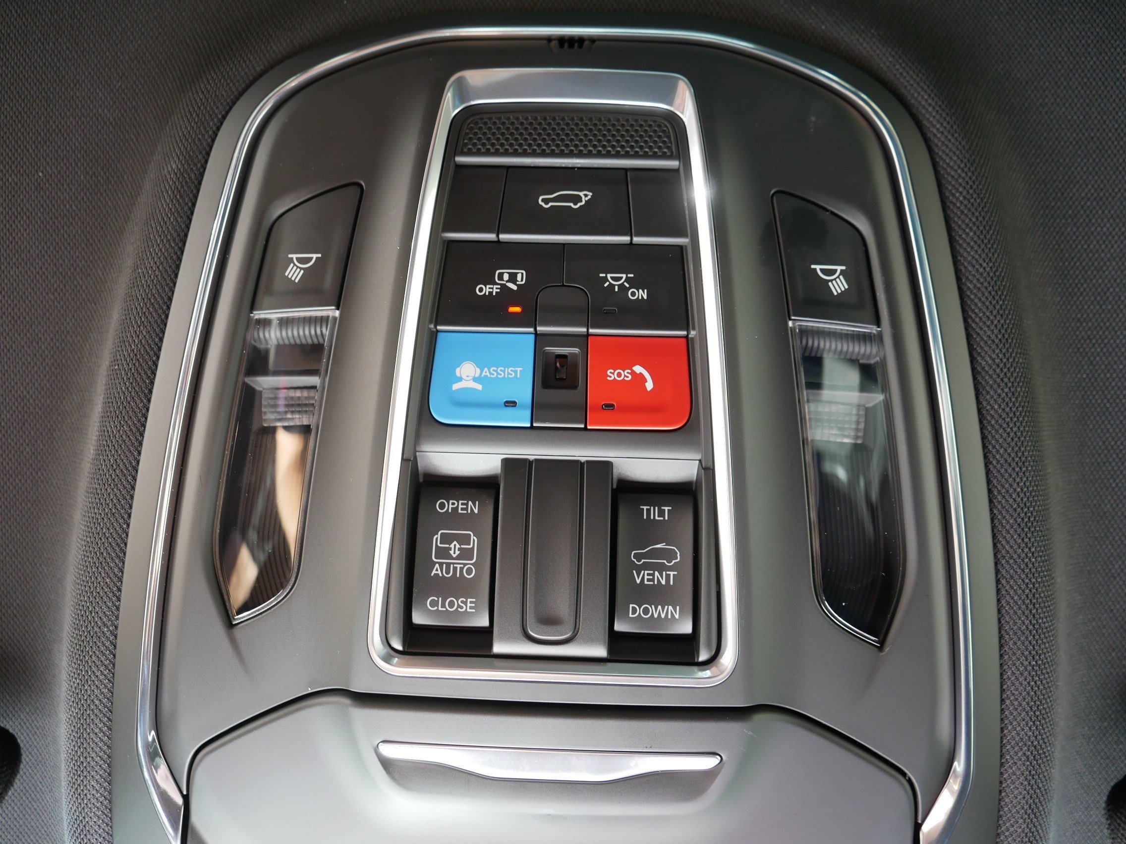Used 2023 Jeep Grand Cherokee Altitude AWD/4WD image 32