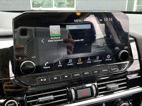 Used 2024 Nissan Pathfinder Platinum w/ Cargo Package image 29