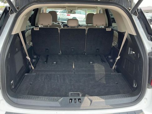 Used 2023 Ford Explorer Limited image 8