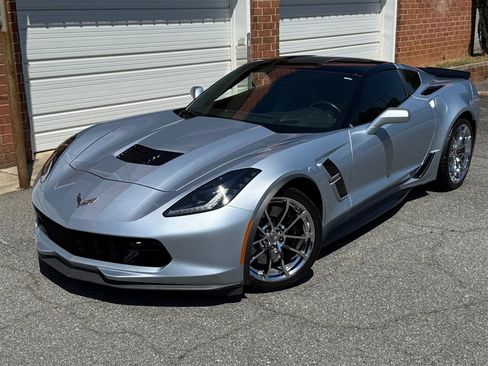 Used 2017 Chevrolet Corvette Grand Sport RWD image 3