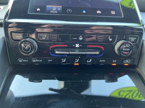 Certified 2025 Jeep Grand Cherokee Altitude AWD/4WD image 29