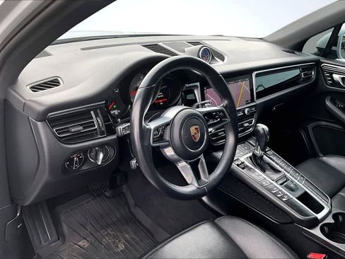 Used 2020 Porsche Macan S image 2