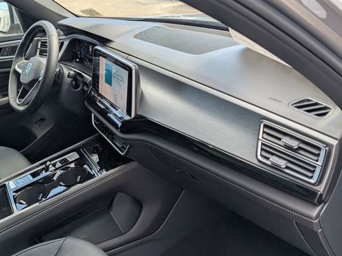 New 2026 Volkswagen Atlas Cross Sport SE FWD image 18