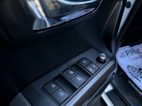 Used 2016 Toyota Tacoma TRD Sport image 22