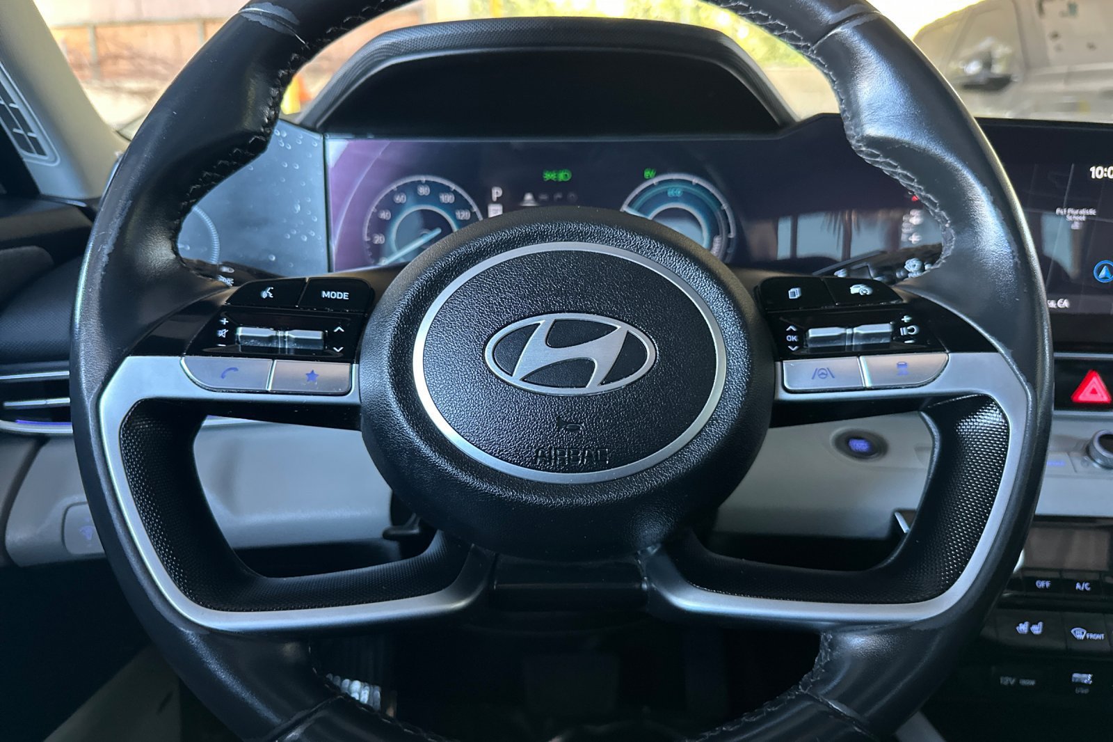 Used 2025 Hyundai Elantra Limited w/ Cargo Package FWD image 24