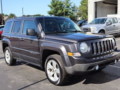 Used 2014 Jeep Patriot Latitude w/ Sun/Sound Group AWD/4WD image 11