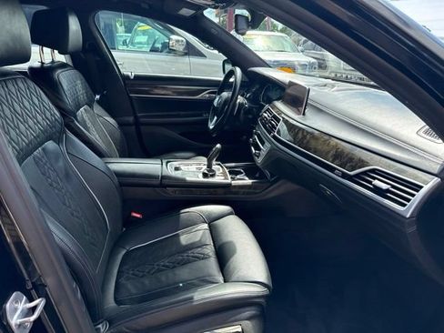 Used 2019 BMW 750i xDrive w/ Executive Package AWD/4WD image 24