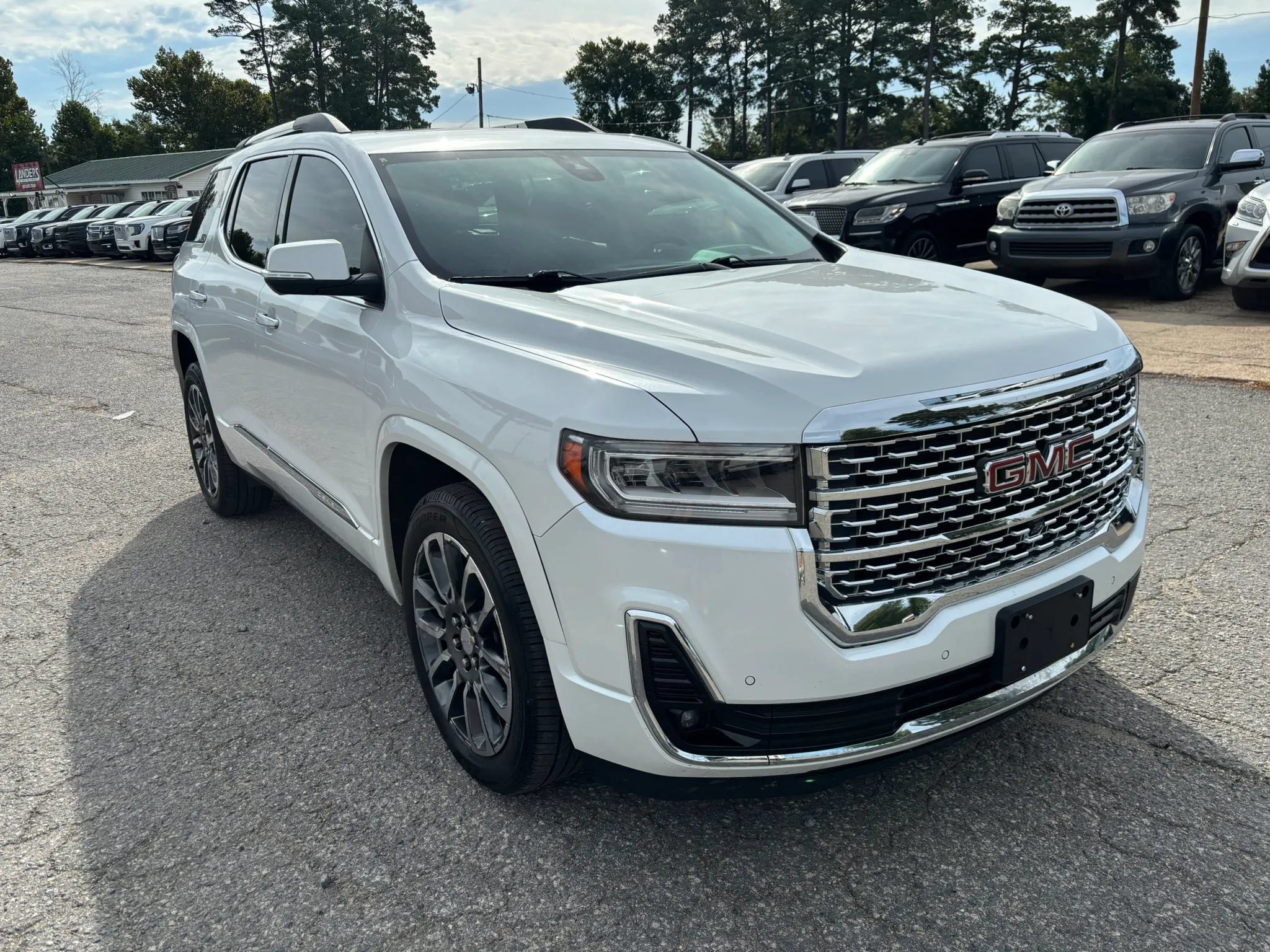 Used 2021 GMC Acadia Denali w/ Denali Technology Package AWD/4WD image 7