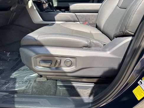 Used 2025 Toyota Tundra Limited image 25