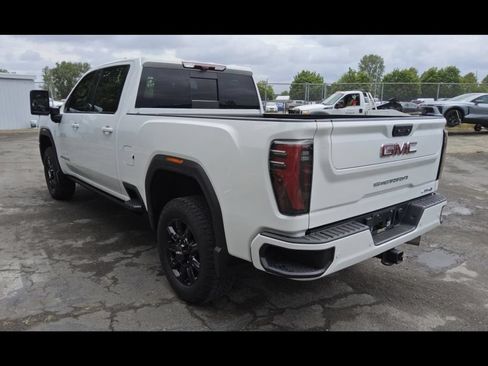 Used 2024 GMC Sierra 2500 AT4 w/ AT4 Premium Plus Package AWD/4WD image 2