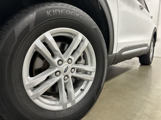 Used 2023 Ford Explorer XLT AWD/4WD image 28