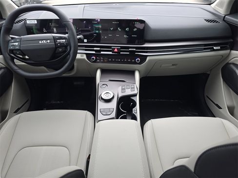 New 2026 Kia Sportage EX image 15
