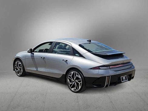 Used 2023 Hyundai Ioniq 6 SEL RWD image 6