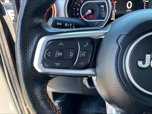 Used 2020 Jeep Gladiator Mojave AWD/4WD image 10