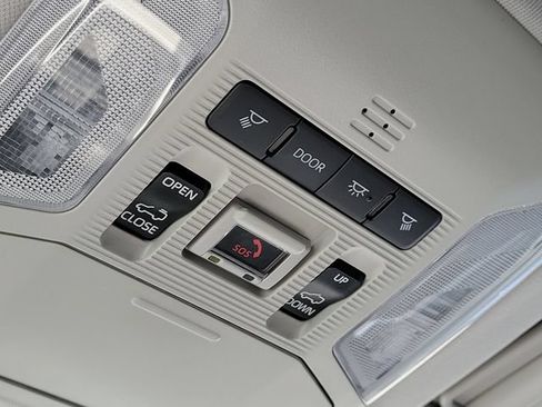 Used 2025 Toyota RAV4 XLE w/ Convenience Package FWD image 29