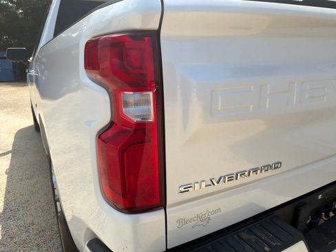 Used 2020 Chevrolet Silverado 1500 High Country w/ Technology Package AWD/4WD image 17