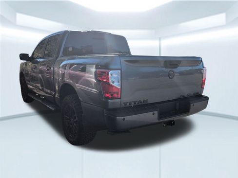 Used 2018 Nissan Titan SL w/ Midnight Edition image 5