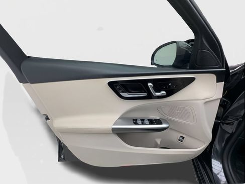 Used 2022 Mercedes-Benz C 300 Sedan image 21