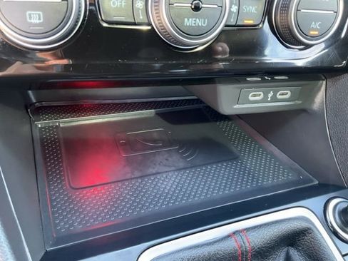 Used 2024 Volkswagen Jetta GLI Autobahn image 18