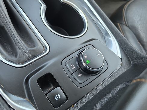 Used 2020 Chevrolet Traverse Premier w/ Redline Edition FWD image 31