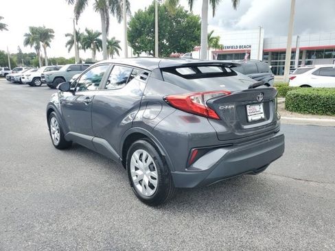 Certified 2021 Toyota C-HR LE image 3