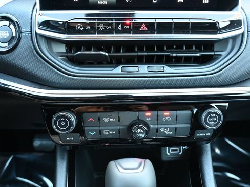 New 2026 Jeep Compass Latitude AWD/4WD image 13