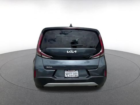 Used 2025 Kia Soul LX w/ LX Technology Package FWD image 12
