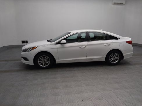Used 2017 Hyundai Sonata SE FWD image 2