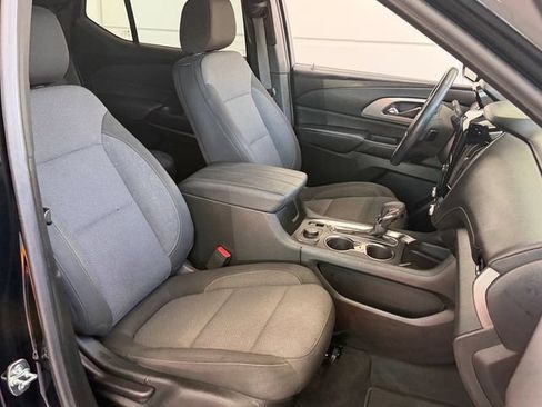Used 2023 Chevrolet Traverse LT w/ LPO, Cargo Package FWD image 15