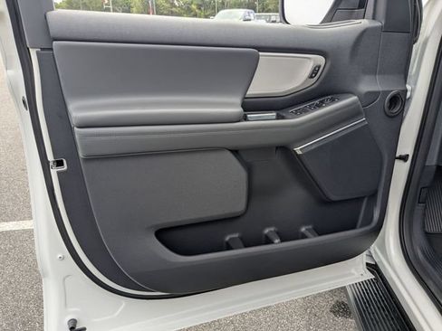 Used 2027 Ford Expedition Max Active RWD image 9