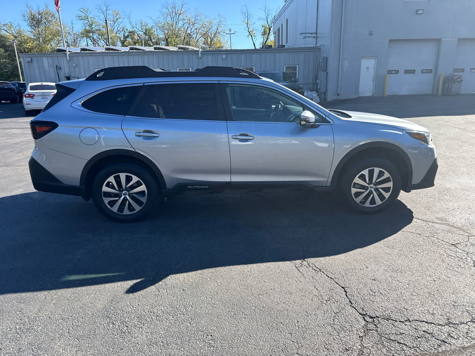 Used 2021 Subaru Outback Premium AWD/4WD image 2