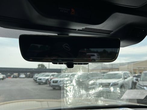 New 2025 Nissan Armada Platinum Reserve image 38