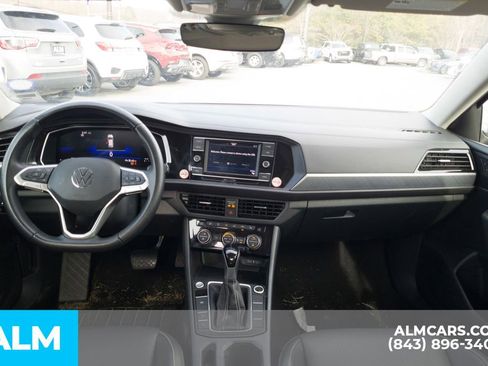 Used 2024 Volkswagen Jetta SE image 20