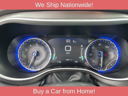 Used 2024 Chrysler Pacifica Touring-L FWD image 36