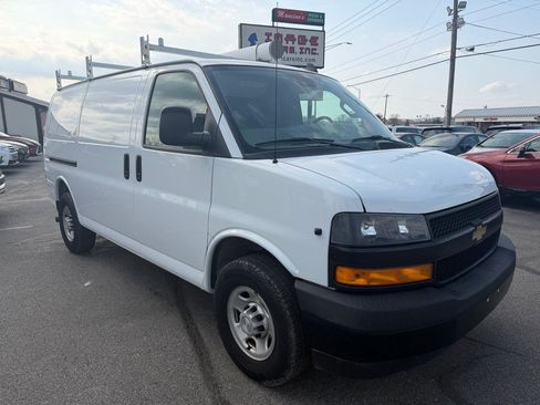 Used 2019 Chevrolet Express 3500 w/ Driver Convenience Package image 3