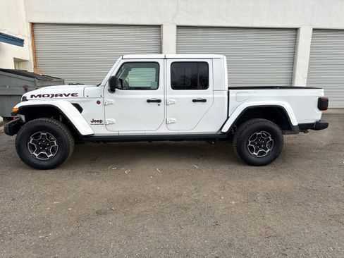 Used 2021 Jeep Gladiator Mojave image 2