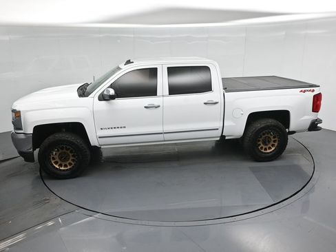Used 2018 Chevrolet Silverado 1500 LTZ AWD/4WD image 39