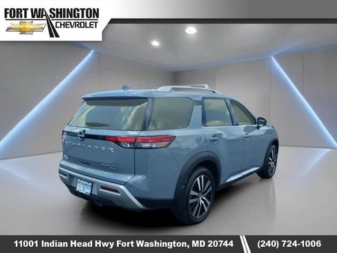 Used 2024 Nissan Pathfinder Platinum AWD/4WD image 3