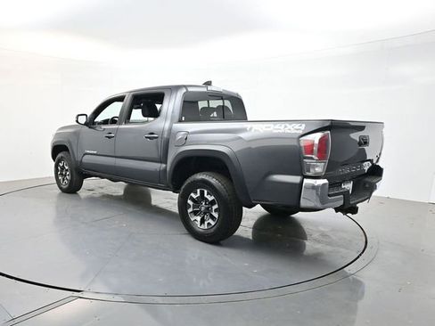 Used 2022 Toyota Tacoma TRD Off-Road AWD/4WD image 5