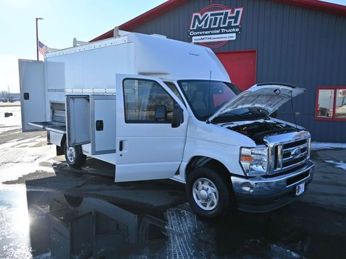 Used 2024 Ford E-350 and Econoline 350 Super Duty w/ Power Windows & Locks Group image 15