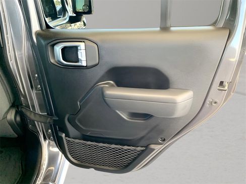 Used 2025 Jeep Gladiator Nighthawk image 22