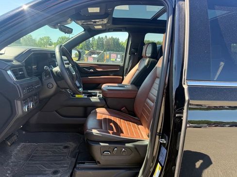 Used 2023 GMC Yukon XL Denali Ultimate AWD/4WD image 10