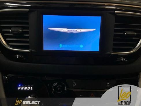 Used 2023 Chrysler Voyager LX FWD image 10