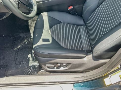Used 2020 Toyota Camry SE FWD image 18