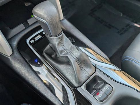 Used 2025 Toyota Corolla Cross XSE image 12