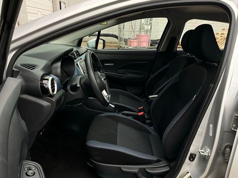 Used 2025 Nissan Versa SV image 10