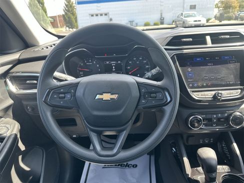 Used 2023 Chevrolet TrailBlazer LT w/ Convenience Package image 12