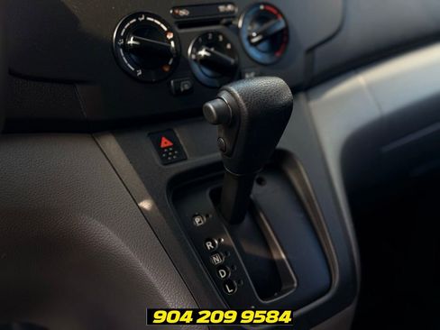Used 2015 Nissan NV200 SV FWD image 19