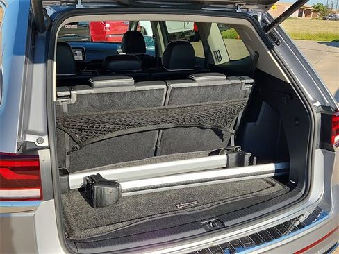 Used 2024 Volkswagen Atlas SEL Premium R-Line image 8