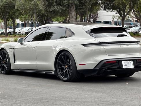 Used 2022 Porsche Taycan GTS image 6